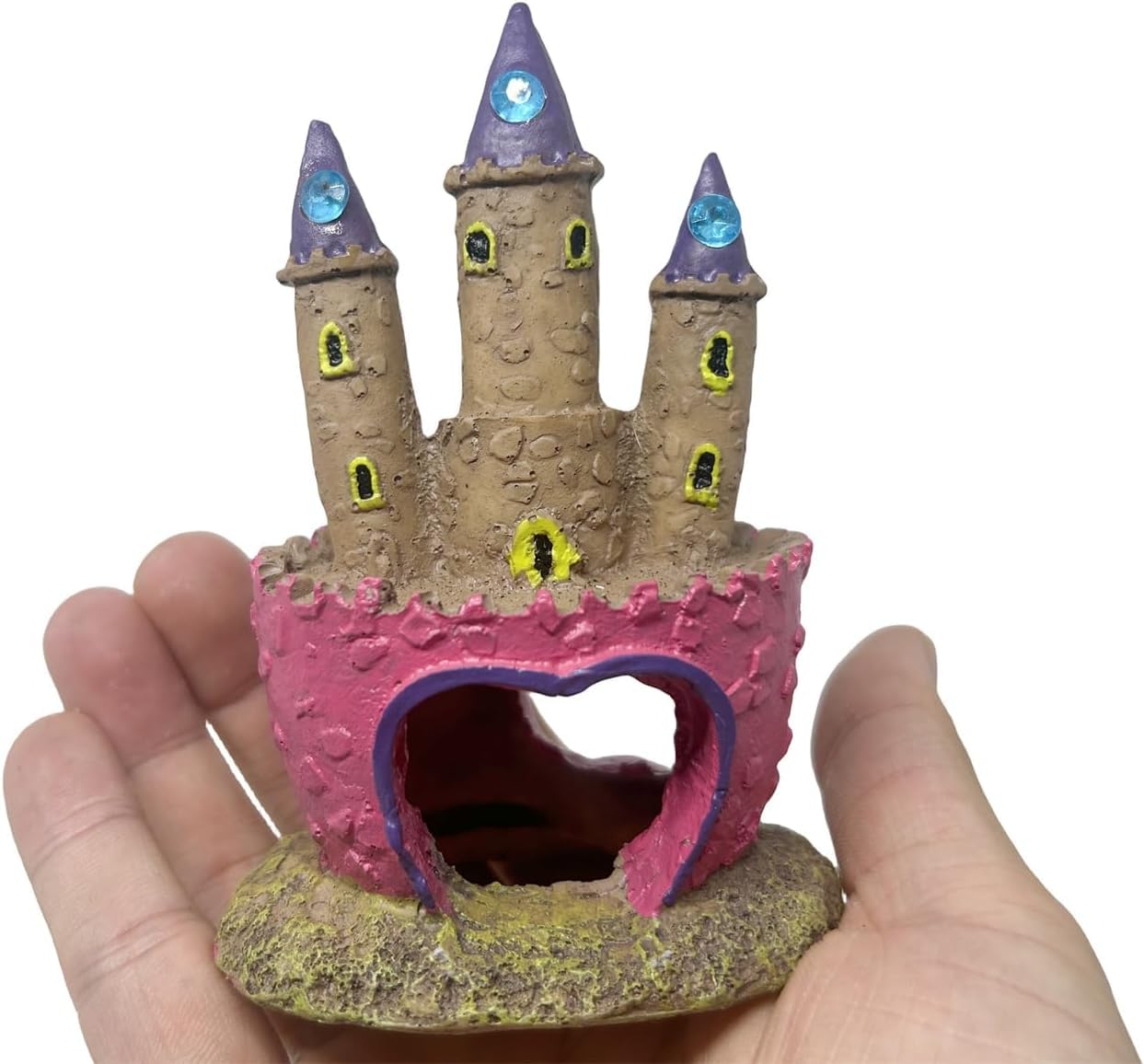 Odebyata hollow caves offer hiding and breeding spaces for tiny aquatic pets.
