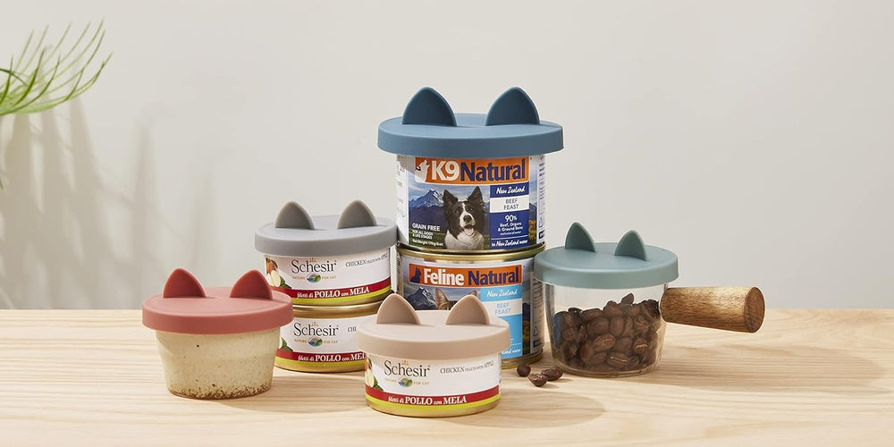 OHMO tight-seal lid on a can reduces odors and preserves freshness