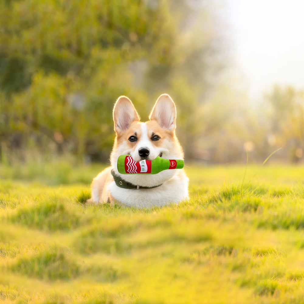 Okegztoa plush wine-bottle toy supports interactive bonding during training