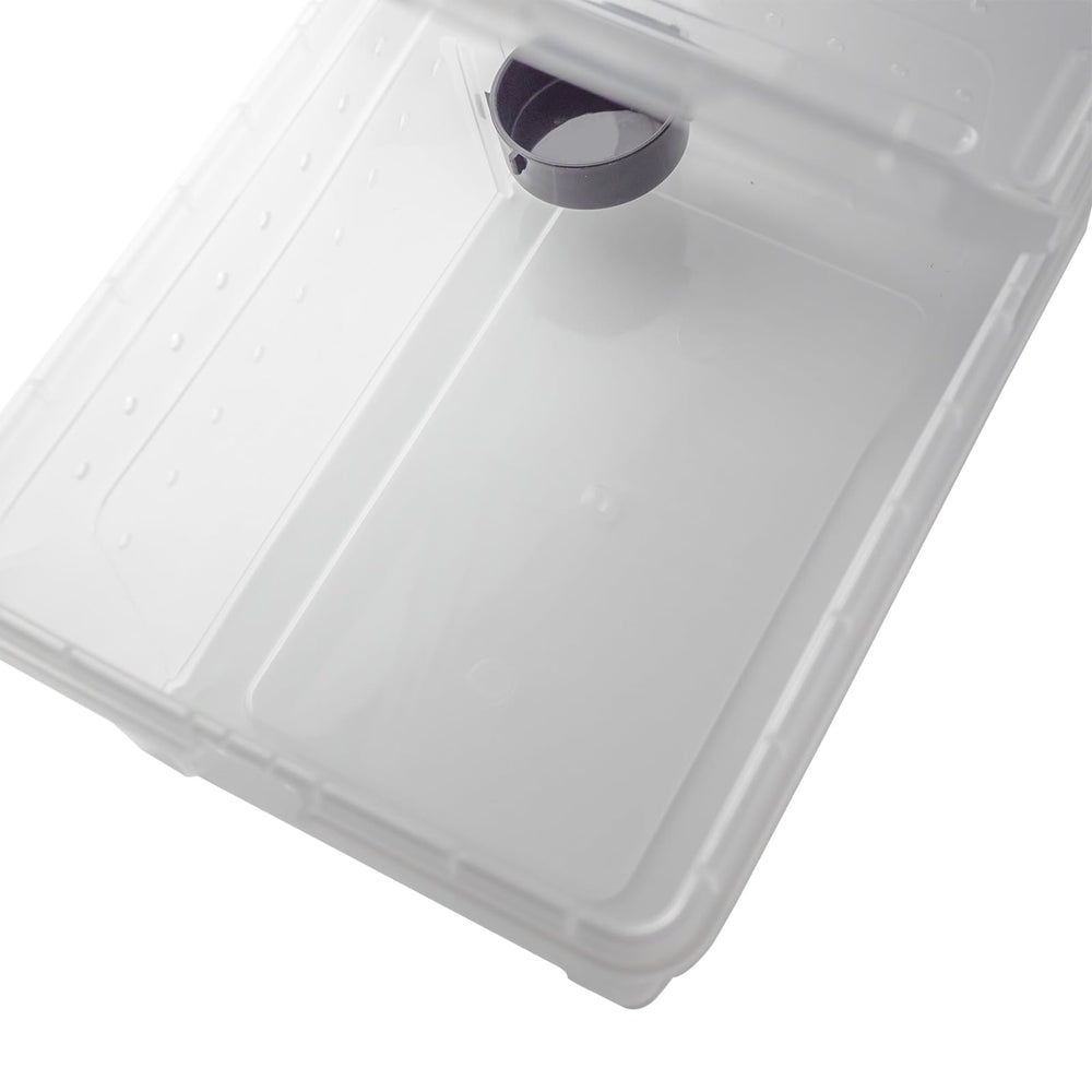OMEM terrarium ventilation multi-view highlights constant airflow for a healthy environment.