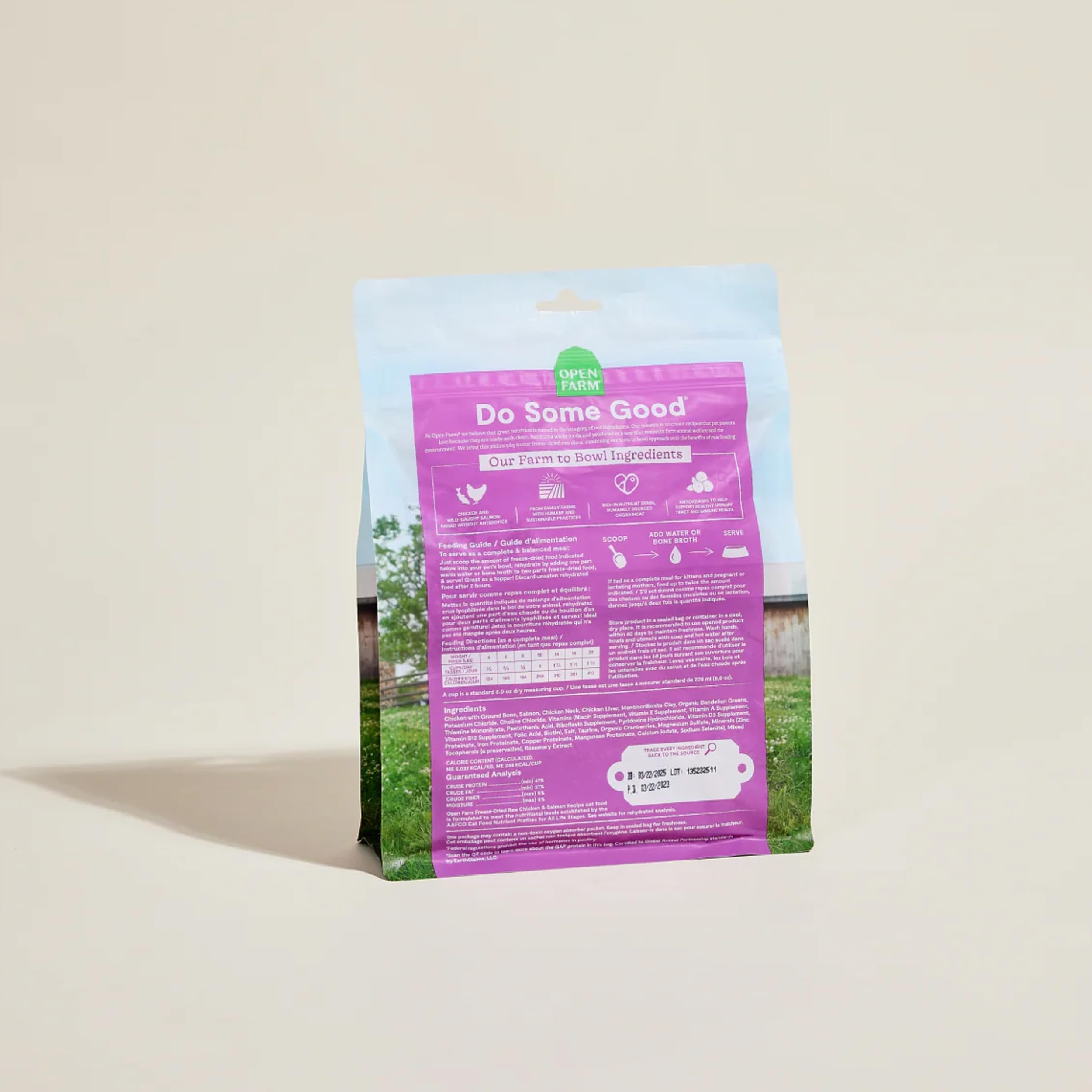 Open Farm packaging image communicates clean, traceable sourcing with no corn, soy, or artificial preservatives.