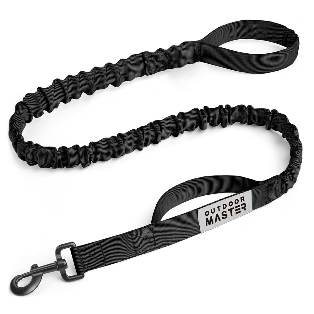 OutdoorMaster Bungee Leash with 360° clip for secure, smooth rotation during walks.
