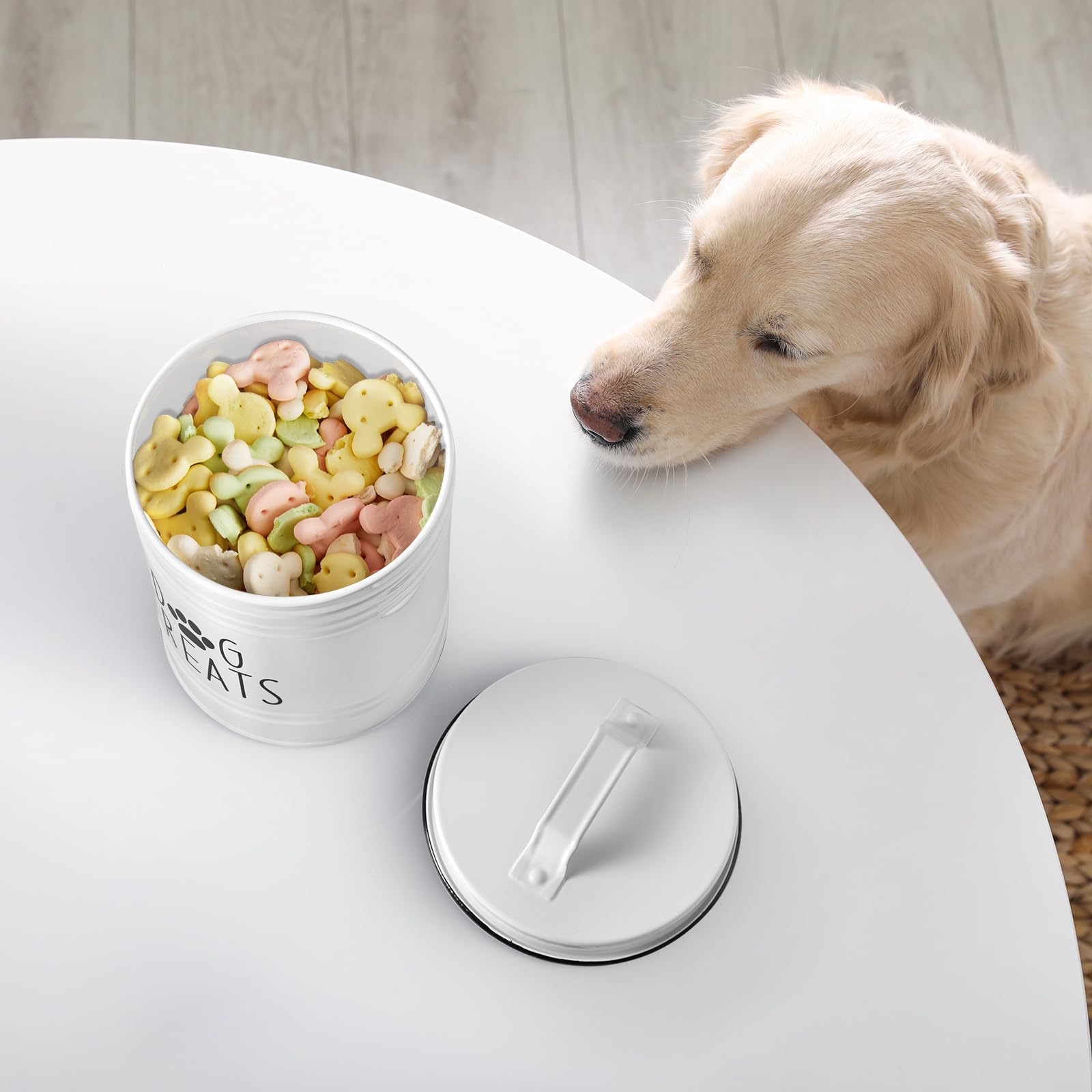 OUTNILI airtight in-use image demonstrates quick pet access to treats
