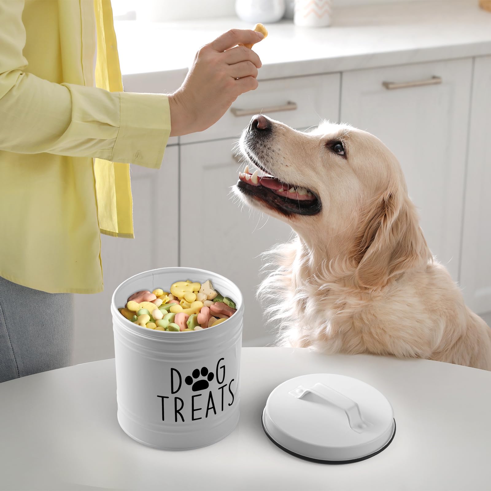 OUTNILI airtight lid closeup emphasizes durable metal construction