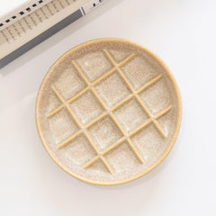 Padolitlay Ceramic Slow Feeder Bowl whisker-friendly grid promotes mindful eating.