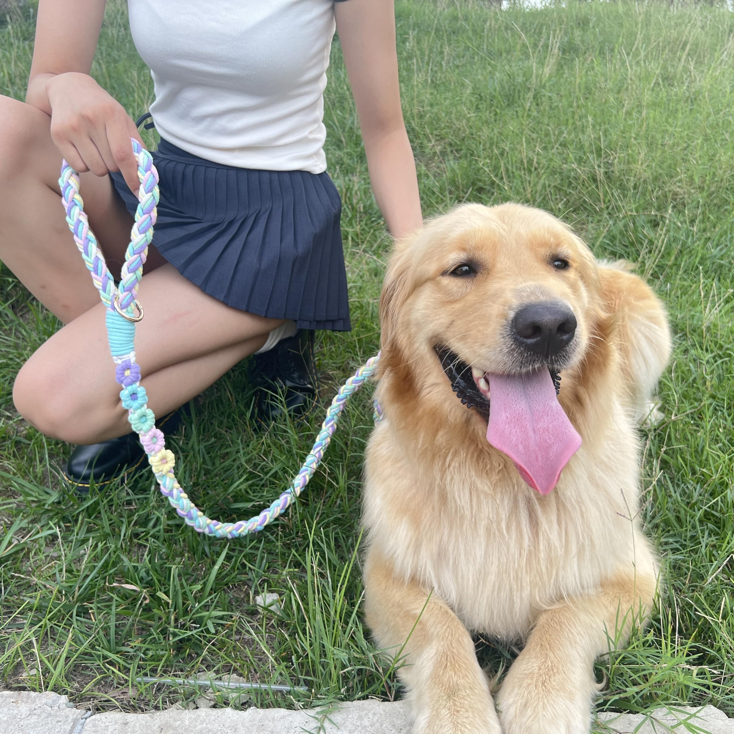 Panda Jianghu handmade leash shows comfortable grip during strong pulls