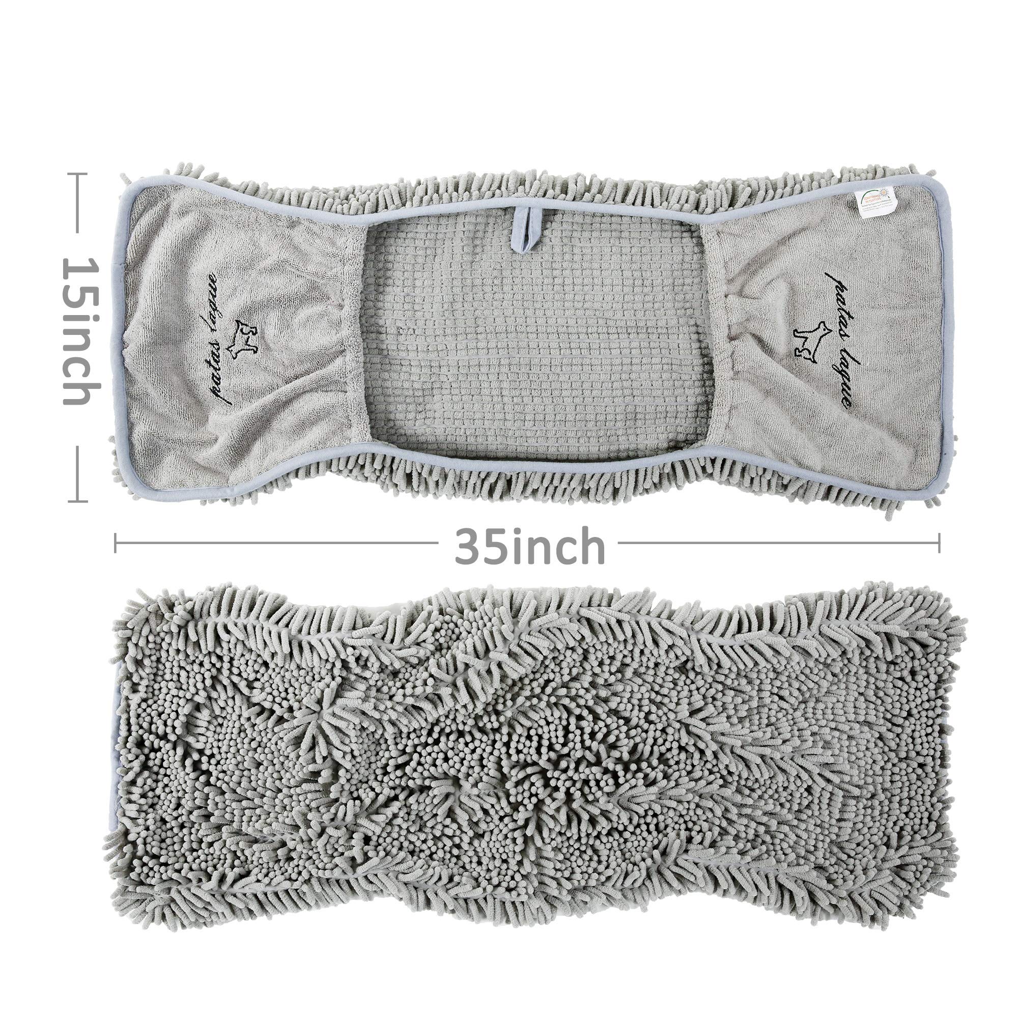 Patas Lague towel demonstrates high absorbency soaking up water and mud quickly