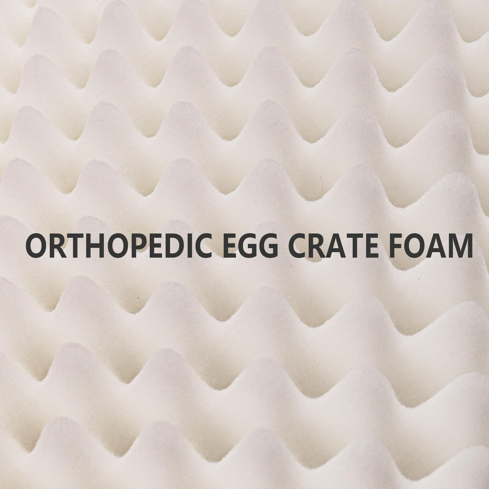 Modern checkered Patas Lague bed blends with decor while remaining cozy.