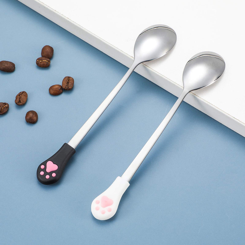 Patelai compact spoon demonstrates space-saving design for storage