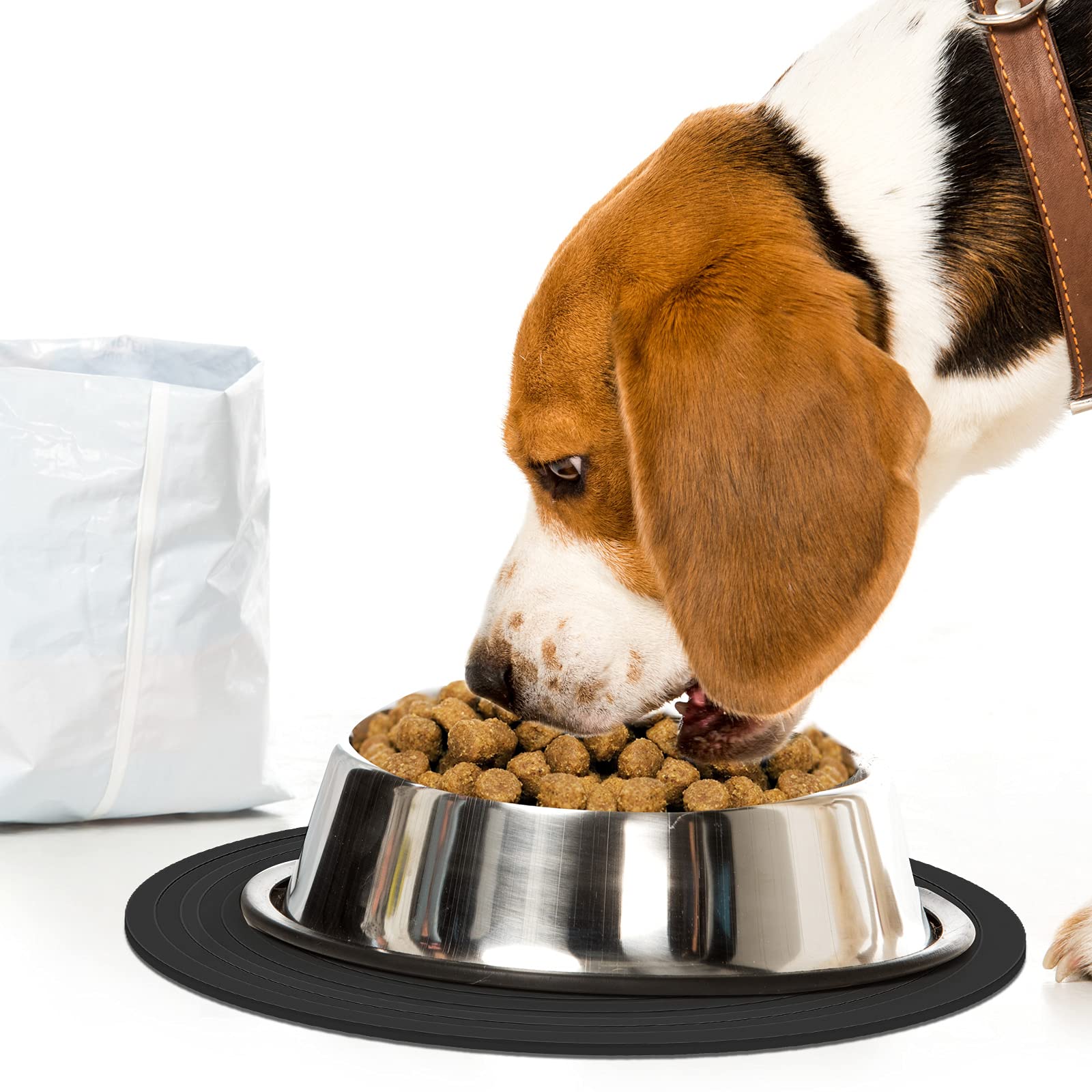 Patelai silicone mat with anti-slip texture provides traction for stable bowls