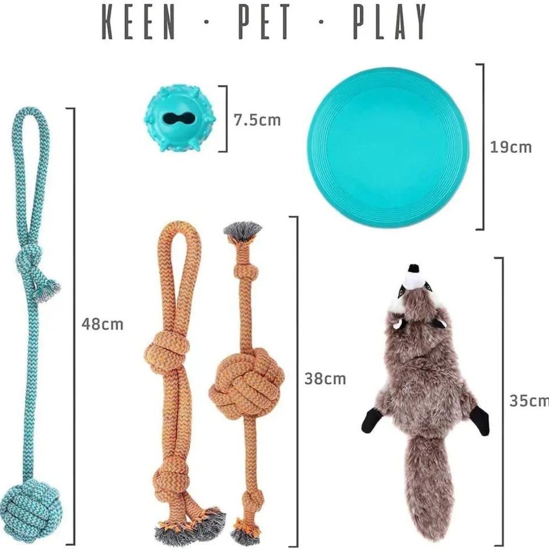 Patitas fetch ball close-up demonstrating lightweight outdoor fetch use