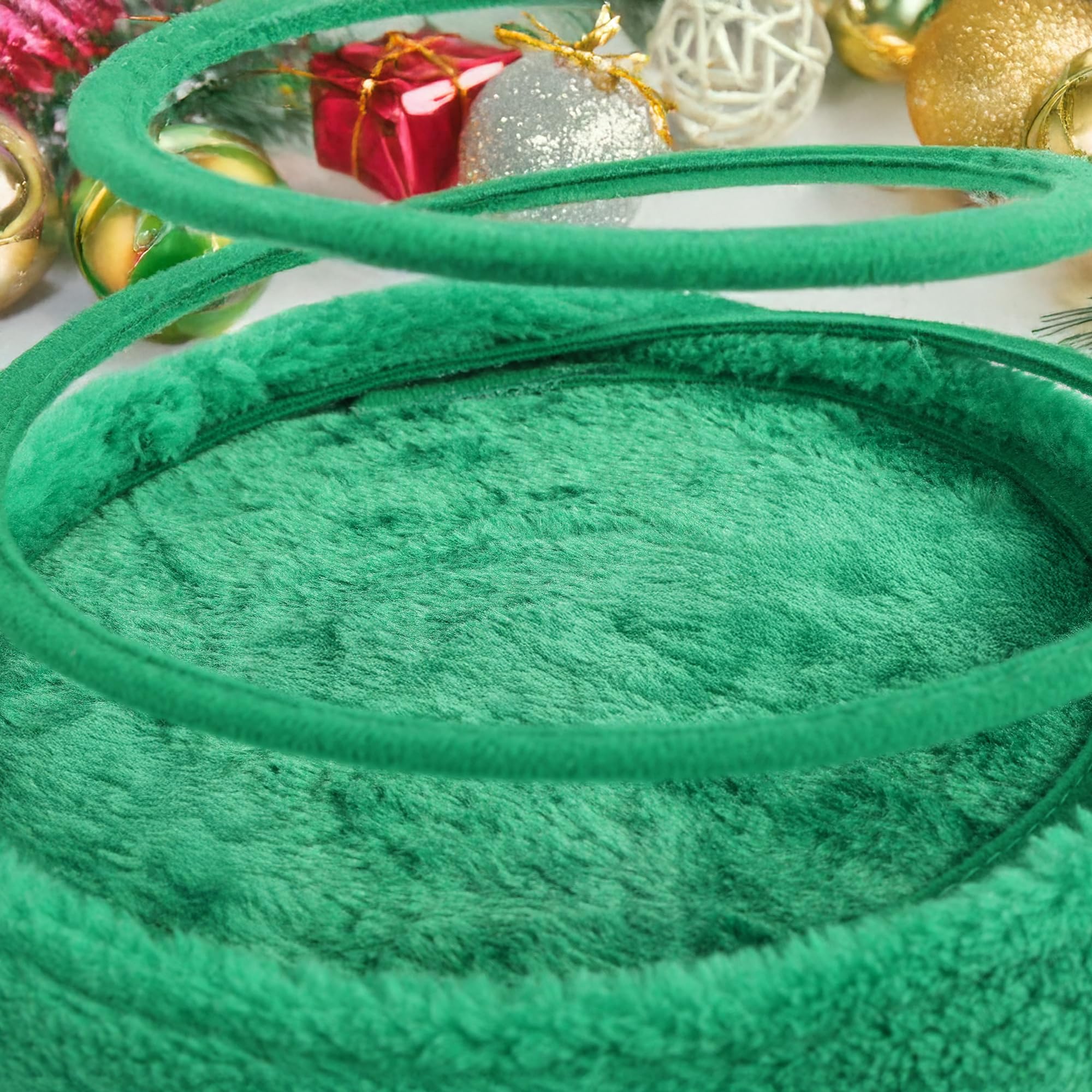 PAWISE Christmas Tree toy star topper close-up highlights engaging design for hunting behavior.