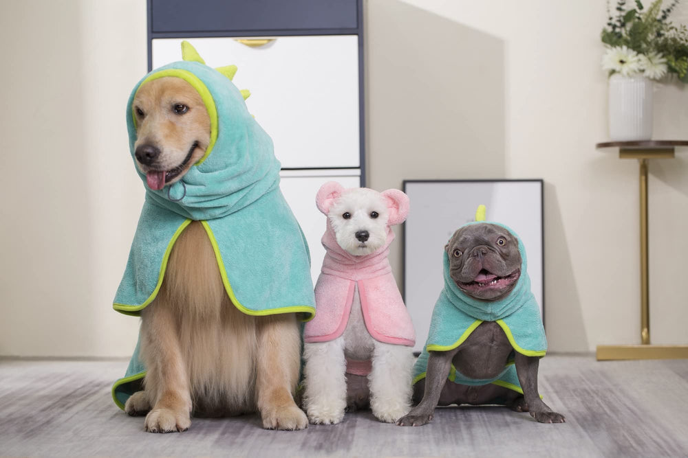 Pawyee adjustable-fit robe for cats and dogs of all sizes