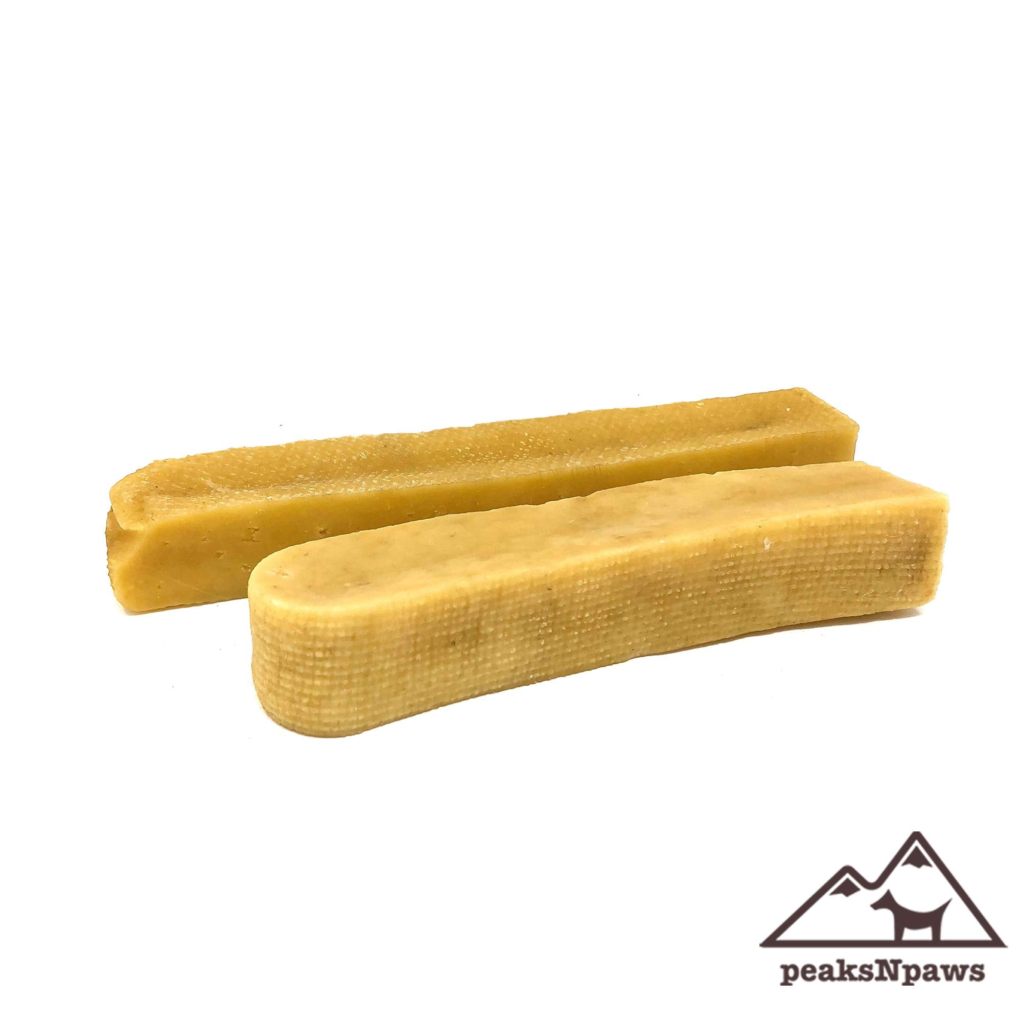 peaksNpaws yak cheese chew close-up reveals a durable texture for strong chewers.