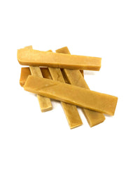 peaksNpaws packaging in eco-friendly materials showcases sustainable dog treats.