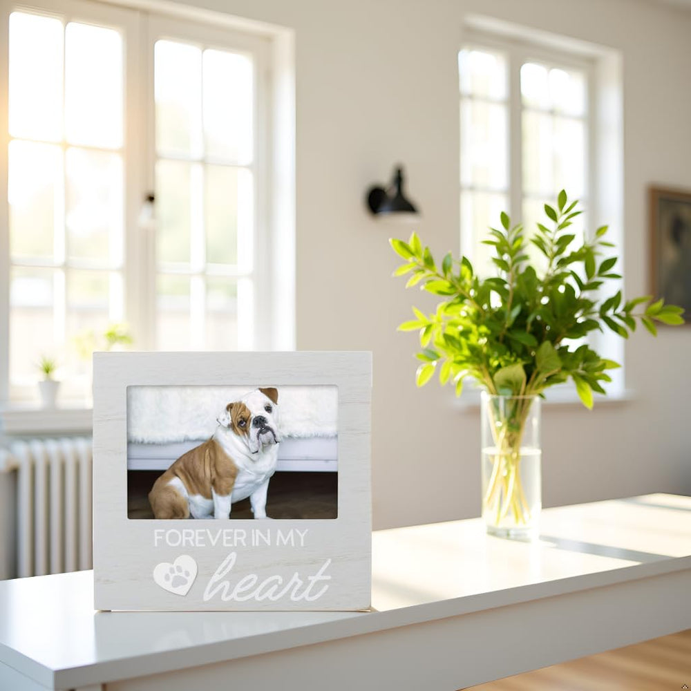 Pearhead memorial frame suits dogs and cats as a keepsake