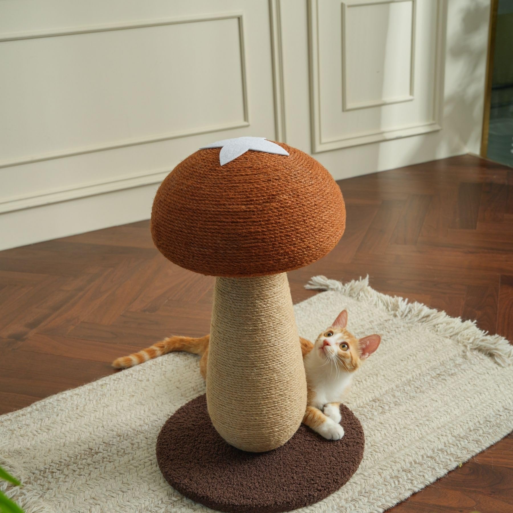 PECHVINO Shiitake scratch post base offers a stable foundation for vigorous scratching sessions.