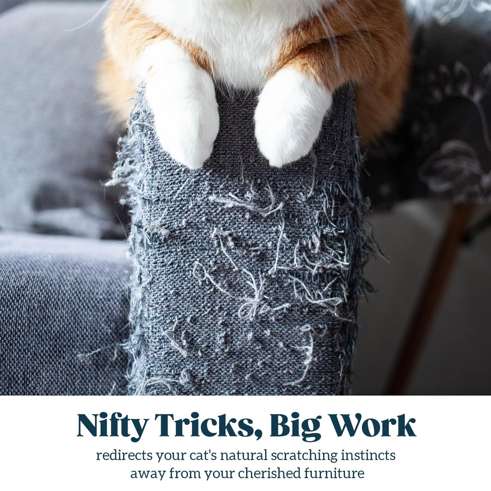 Pelzin Natural Sisal Rope offers a textured surface cats love for scratching and shredding.
