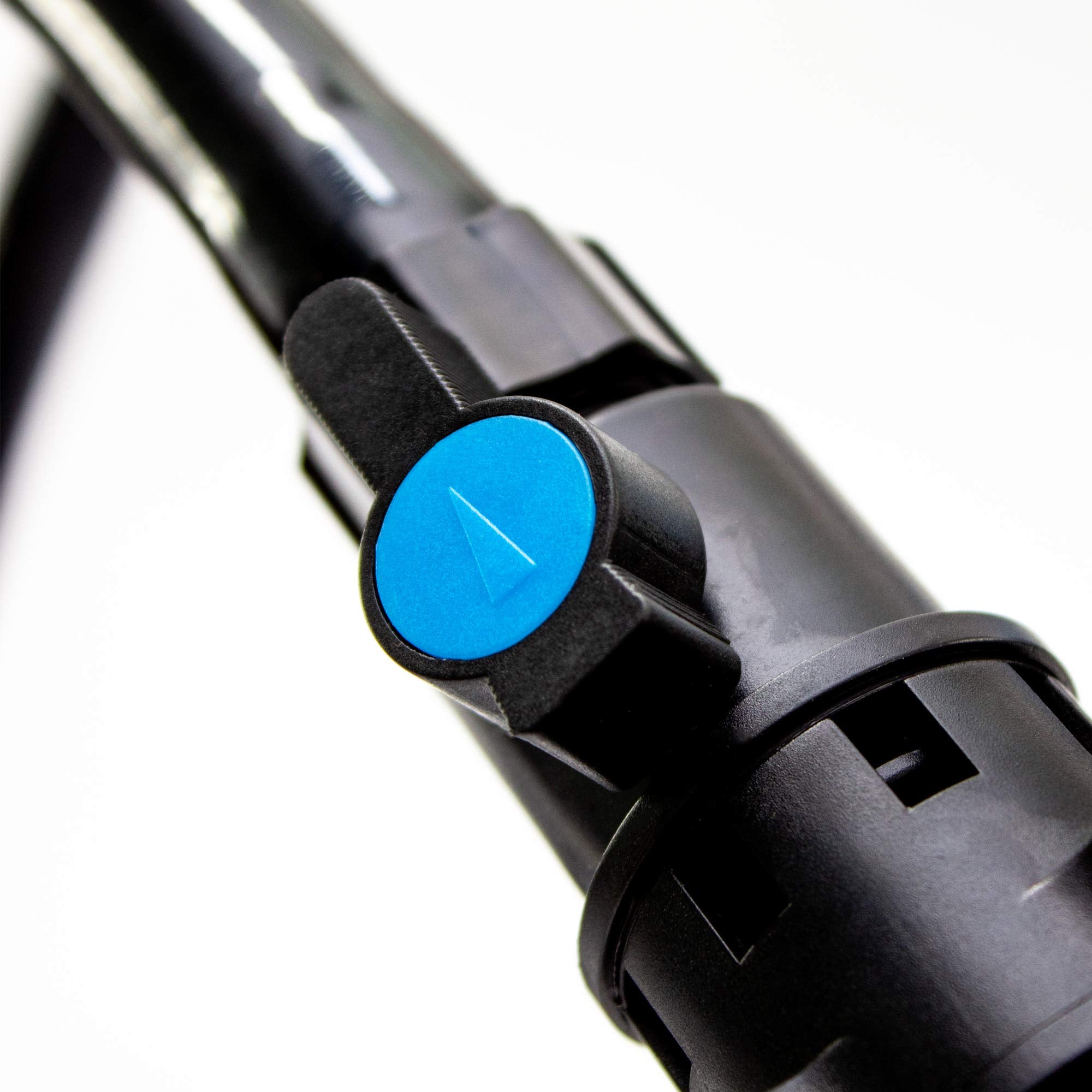 Penn-Plax Cascade 1200 activated carbon included for odor control and purification
