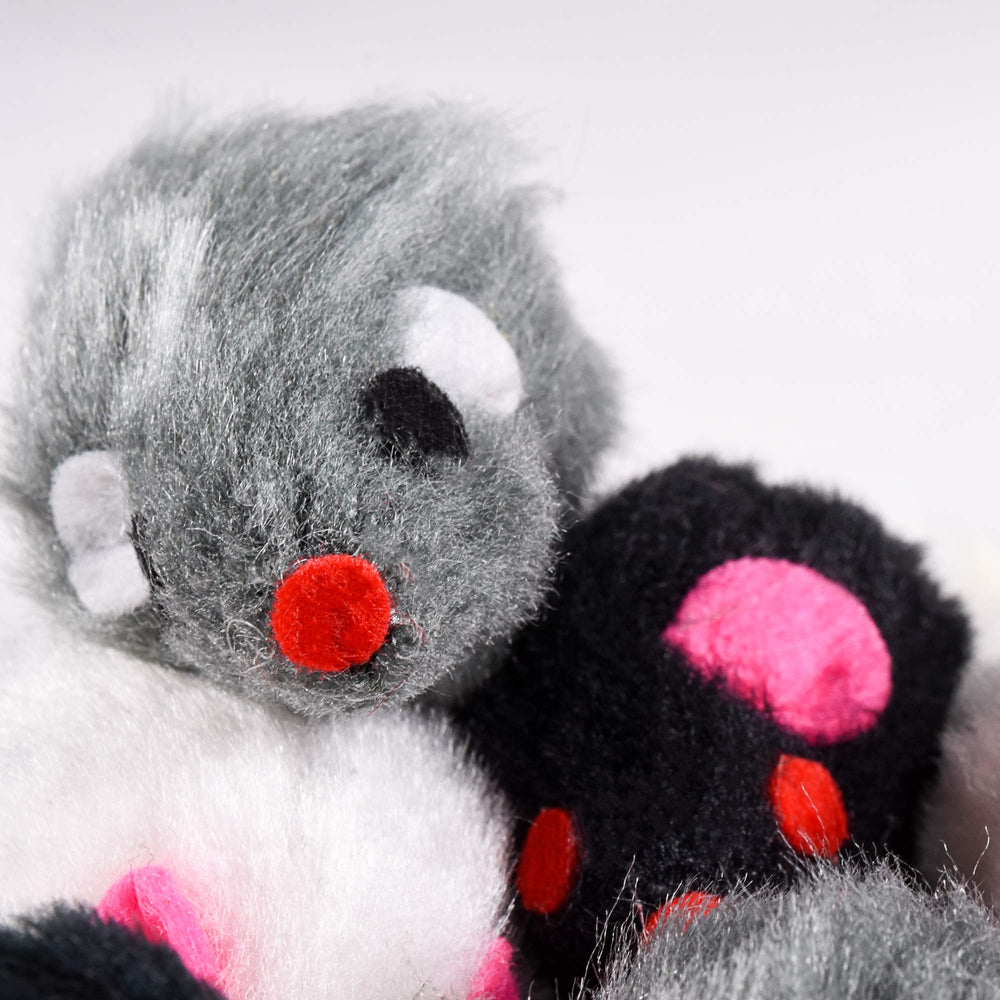 Penn-Plax Play Fur Mice all-ages-design: suitable for kittens to seniors.