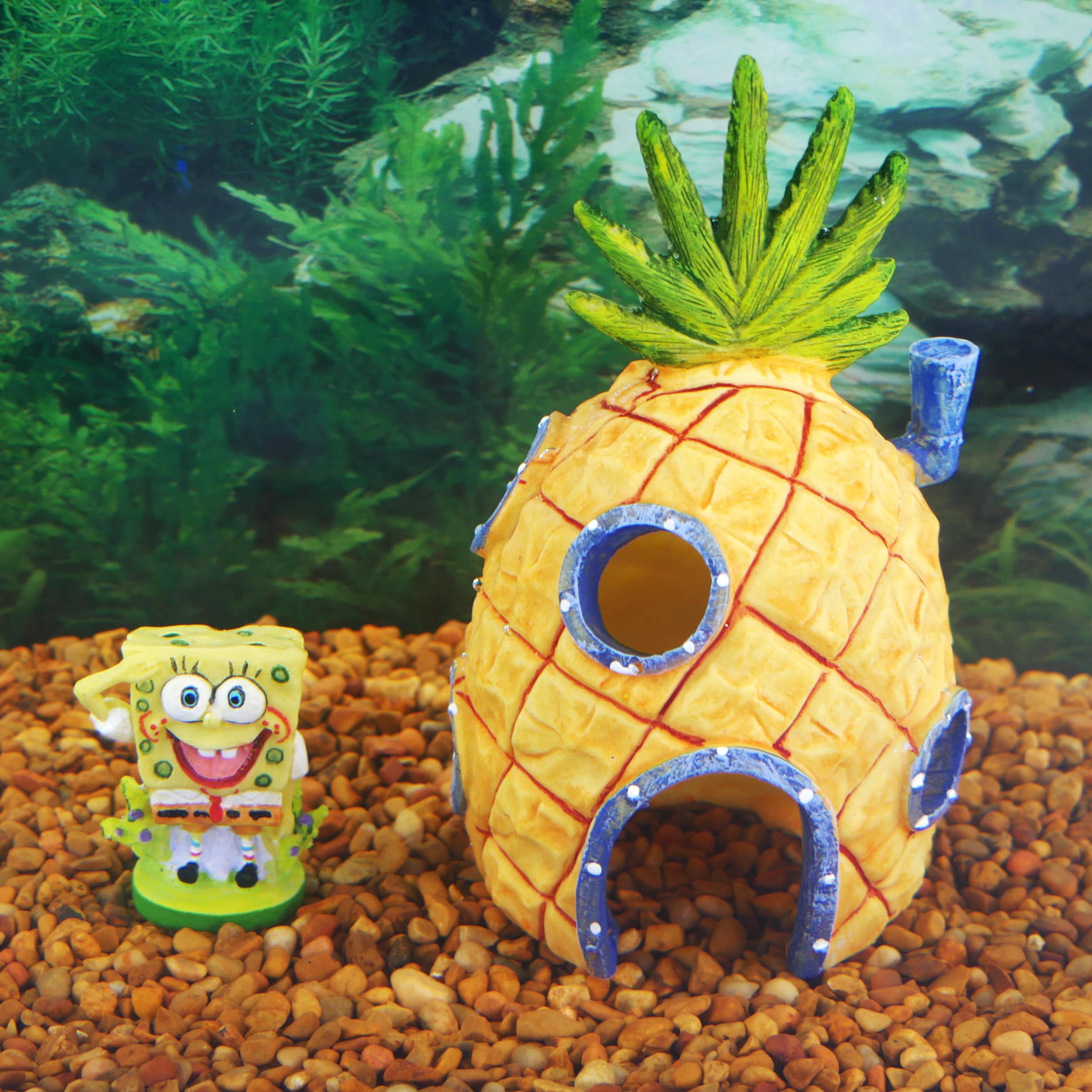 Penn-Plax Spongebob pineapple house ornament, 6-inch focal piece enhances small tanks
