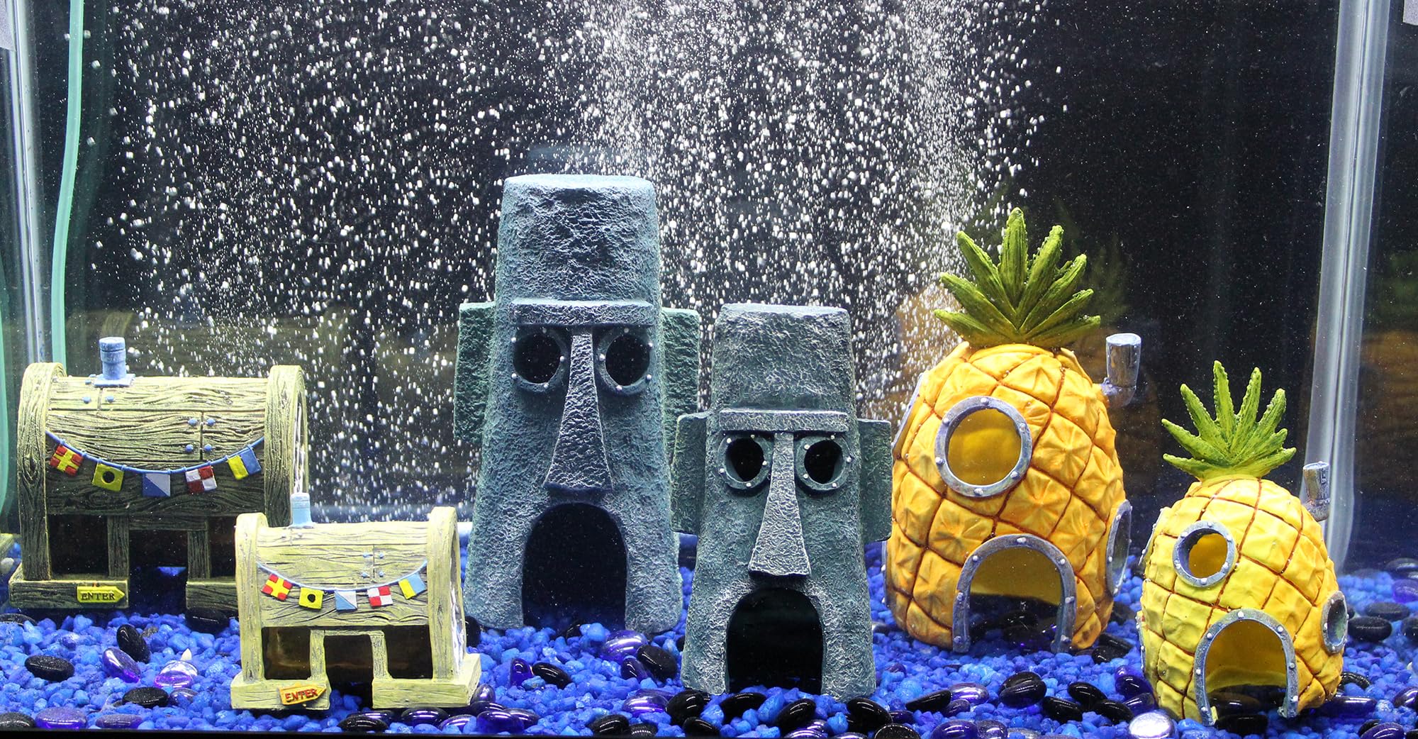 Penn-Plax SpongeBob Pineapple House base ensures stable placement in any aquarium.