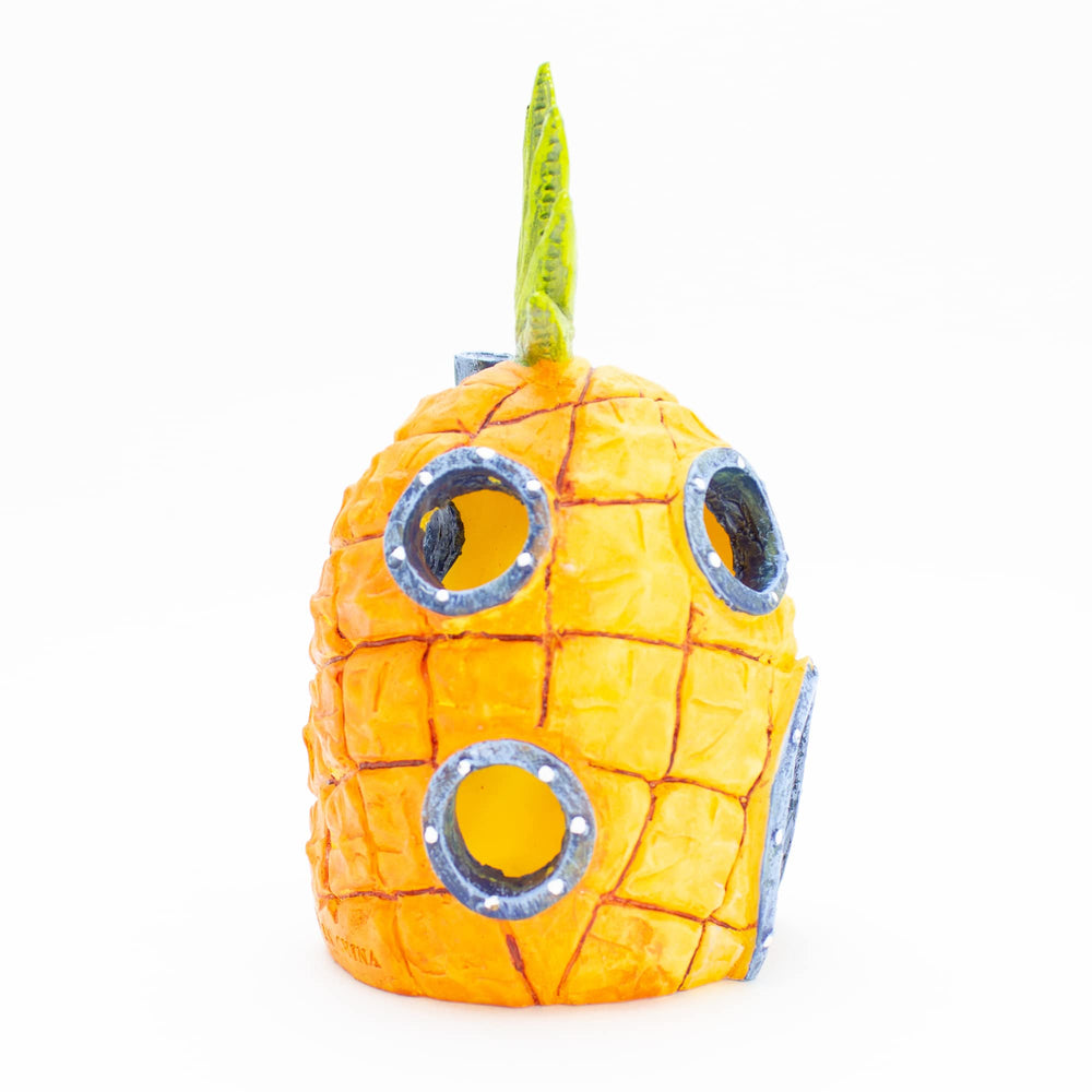 Penn-Plax SpongeBob Pineapple House in-tank scene invites interactive swimming around the ornament.