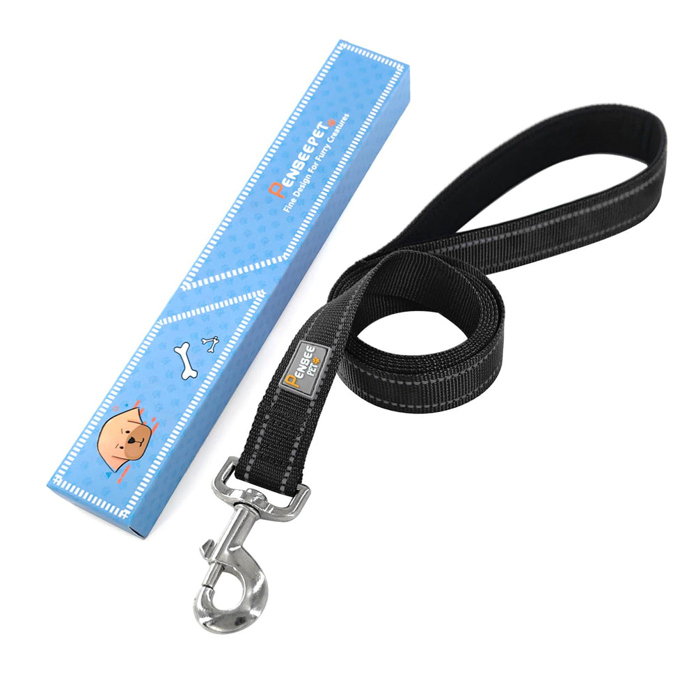 PenSeepet padded grip leash reduces hand strain during active walks.