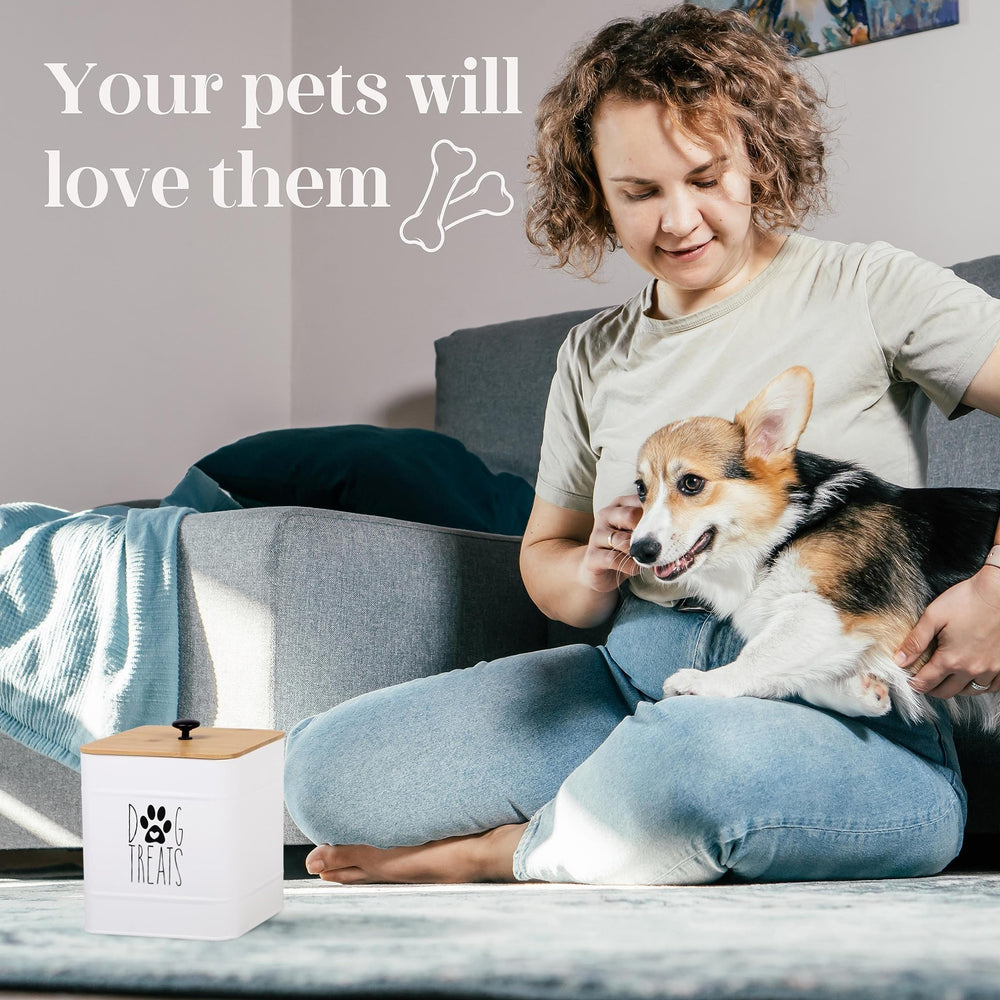 PERFNIQUE sturdy galvanized steel build supports long-lasting pet storage.