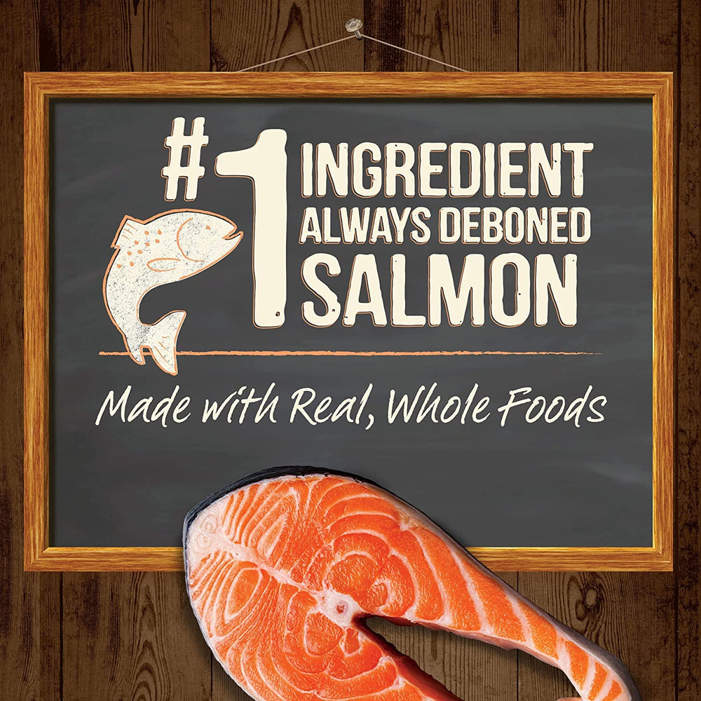 Pet Faves 10-count wipes close-up for quick cleanup after treats