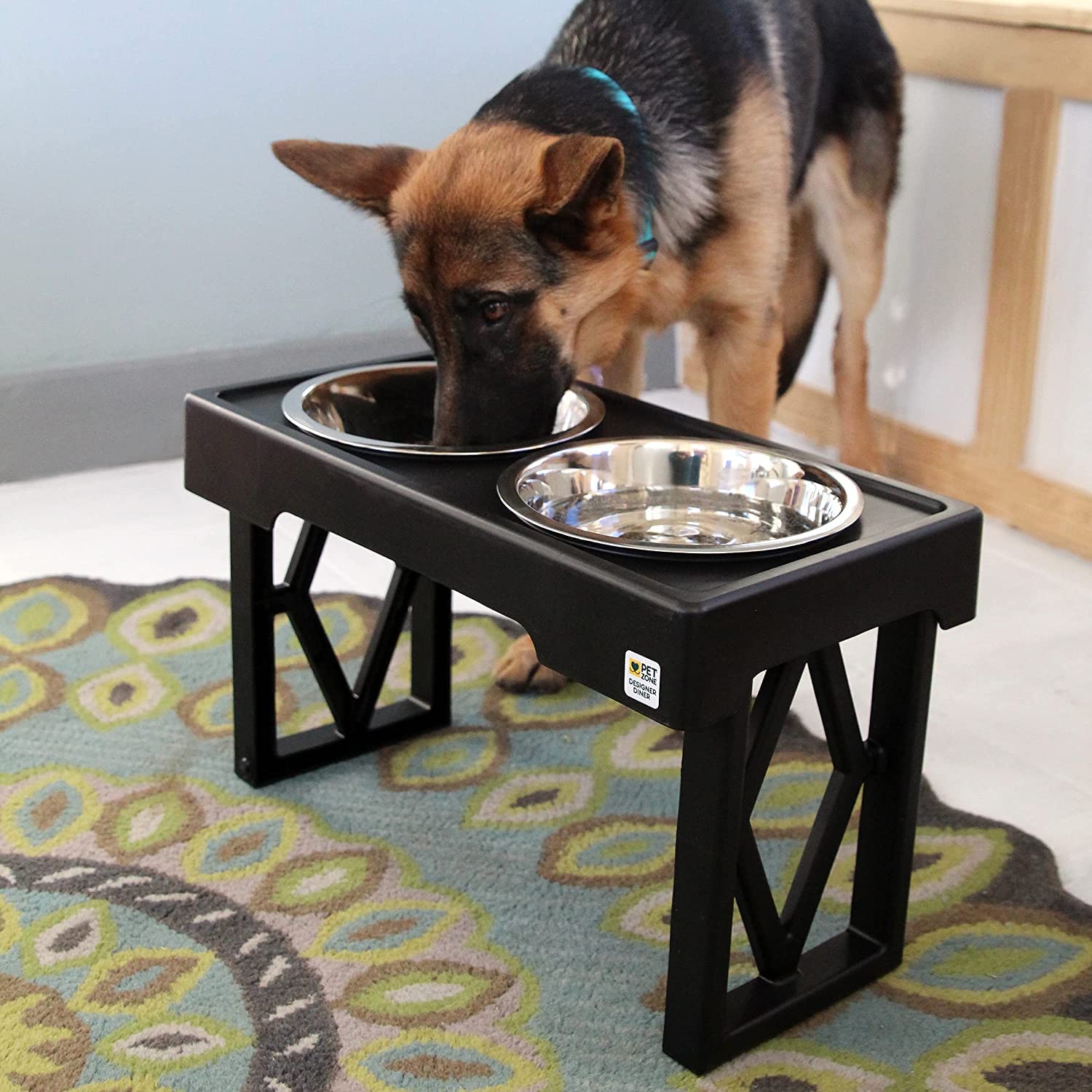 Pet Zone Designer Diner is ideal for large dogs with elevated dining.