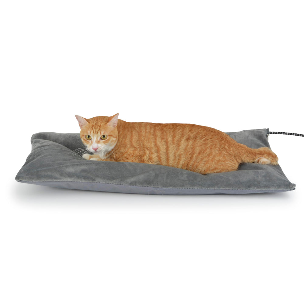 Petace outdoor heated cat bed cover closeup highlights plush warmth for chilly days
