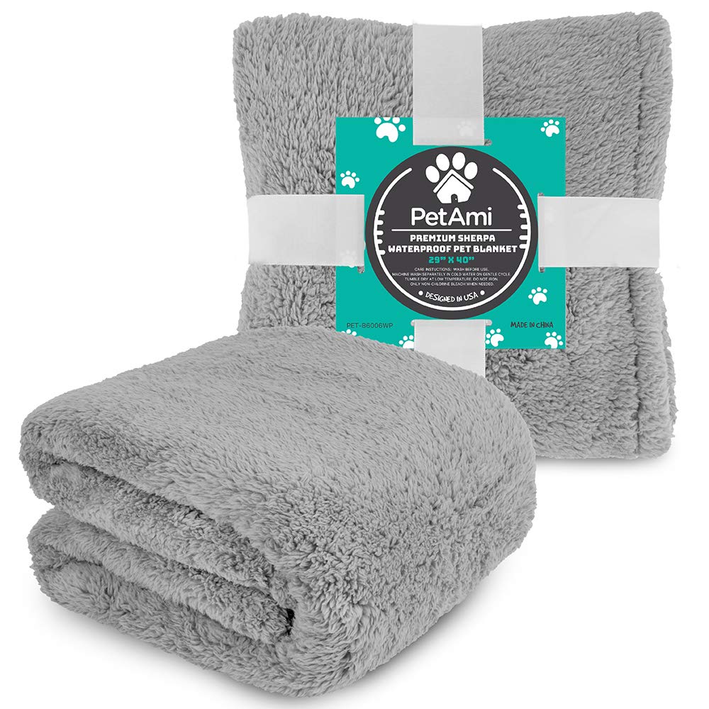 PetAmi crate liner keeps interiors tidy.
