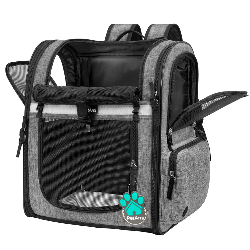 PetAmi durable 600D polyester material stands up to adventures with pets.