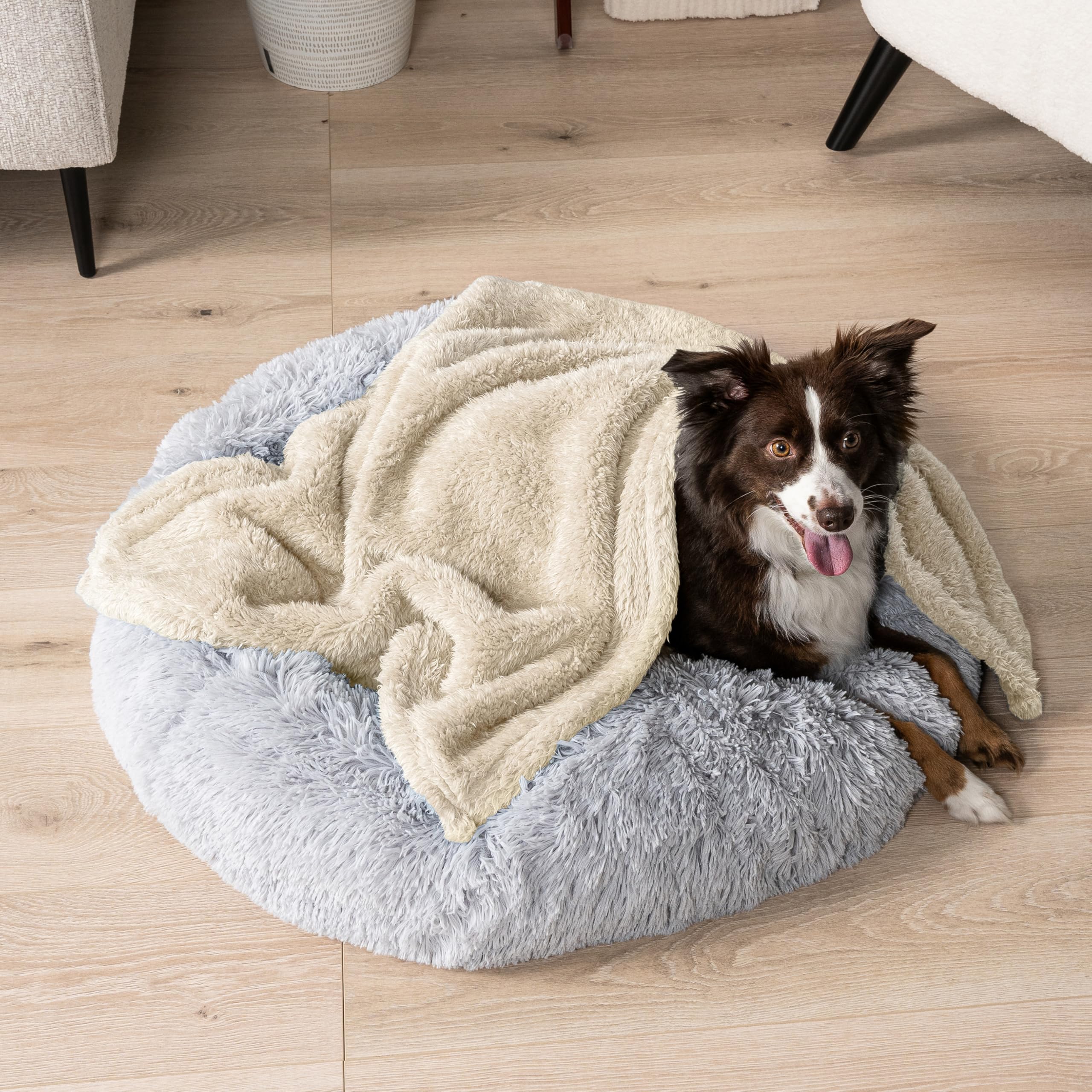 PetAmi blanket reversible cream beige demonstrates two cozy sides