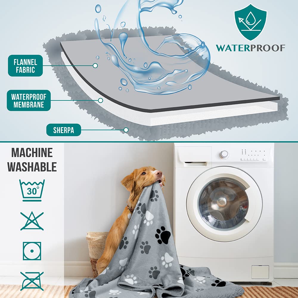 PetAmi machine-washable blanket for easy cleaning after muddy paws.
