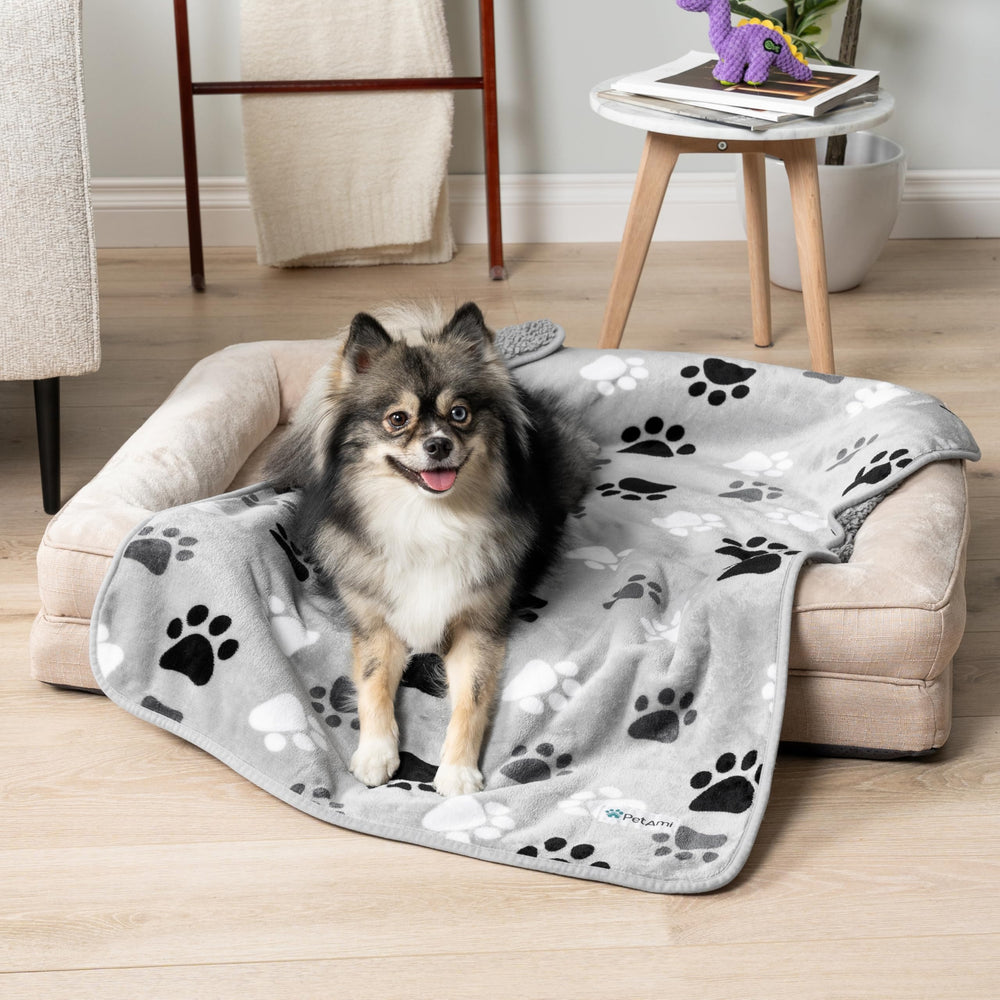 PetAmi reversible blanket with sherpa lining offers cozy warmth for pets.