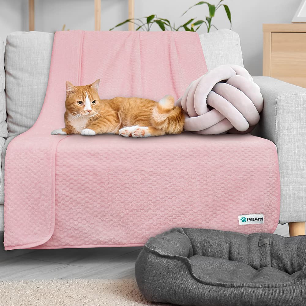 PetAmi small medium dogs cats blanket illustrating size suitable for small pets