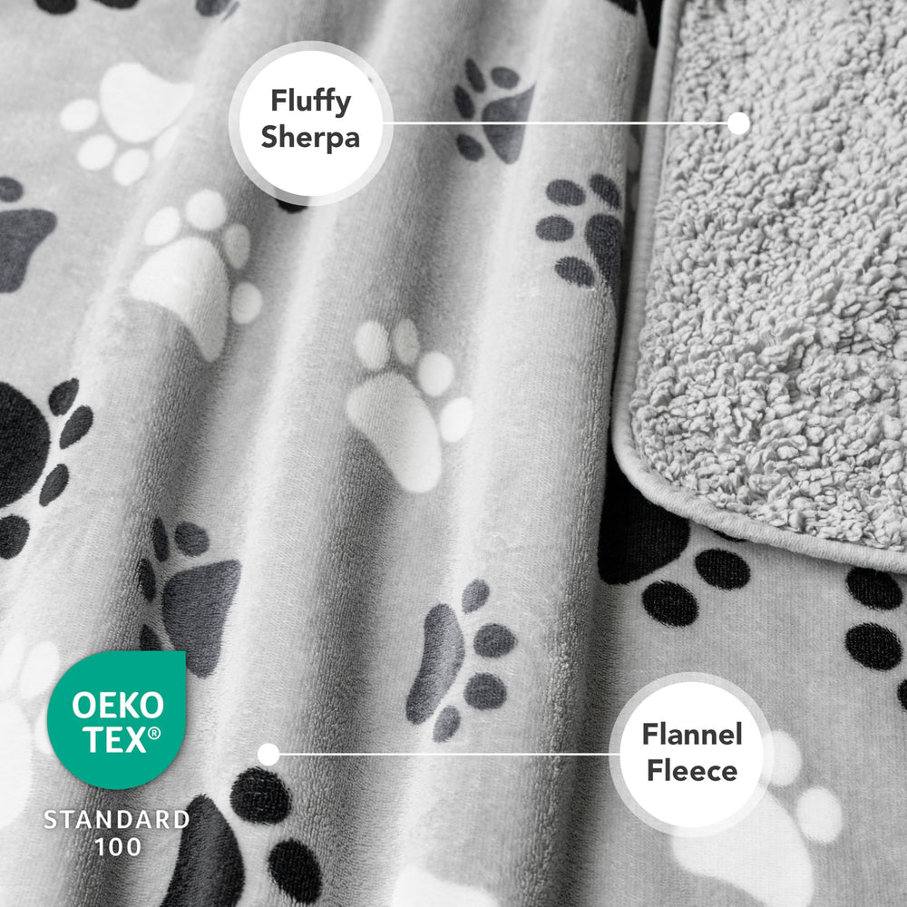 PetAmi soft fleece waterproof blanket close-up highlighting plush texture and durability.