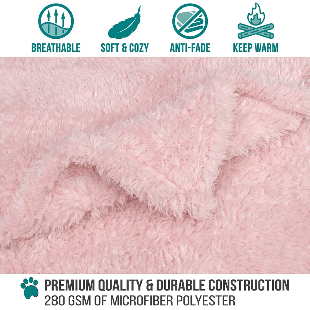 PetAmi travel blanket suits car or flight trips for pets.