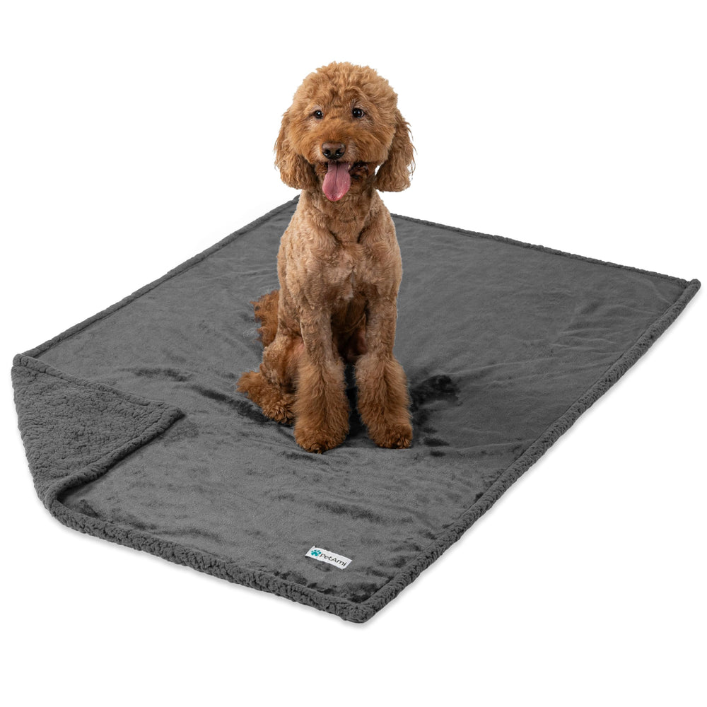 PetAmi crate liner provides soft, protective padding for kennels