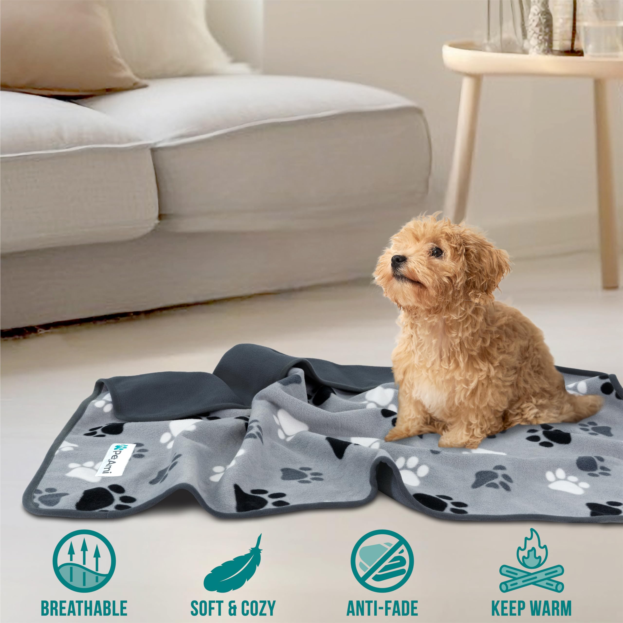 PetAmi waterproof pet blanket machine washable for easy cleaning.