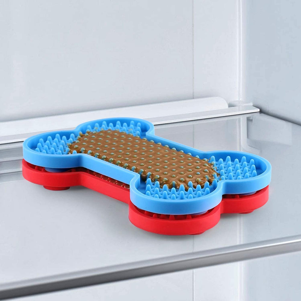 Petbank Lick Mat designed for spreading peanut butter to engage dogs.