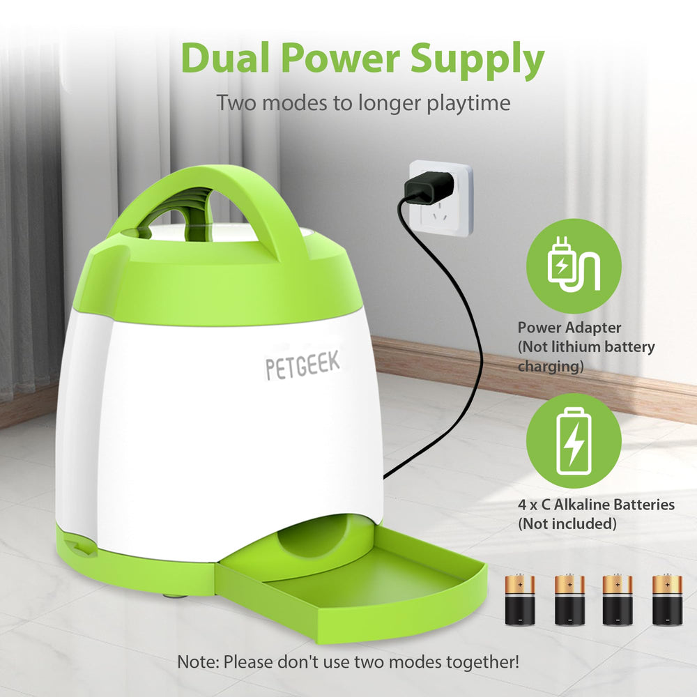 PETGEEK dual-power setup illustrates flexible indoor-outdoor use.