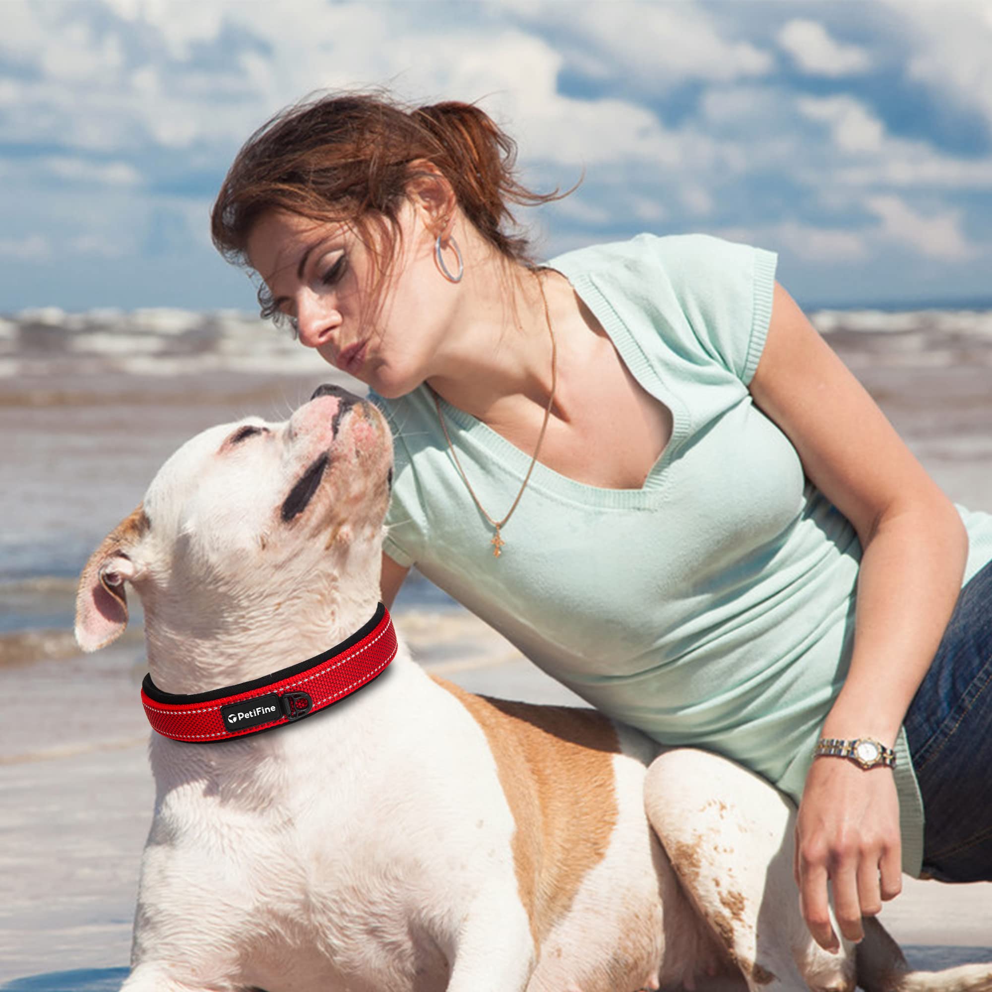 PetiFine red collar supports outdoor adventures with safety and style.