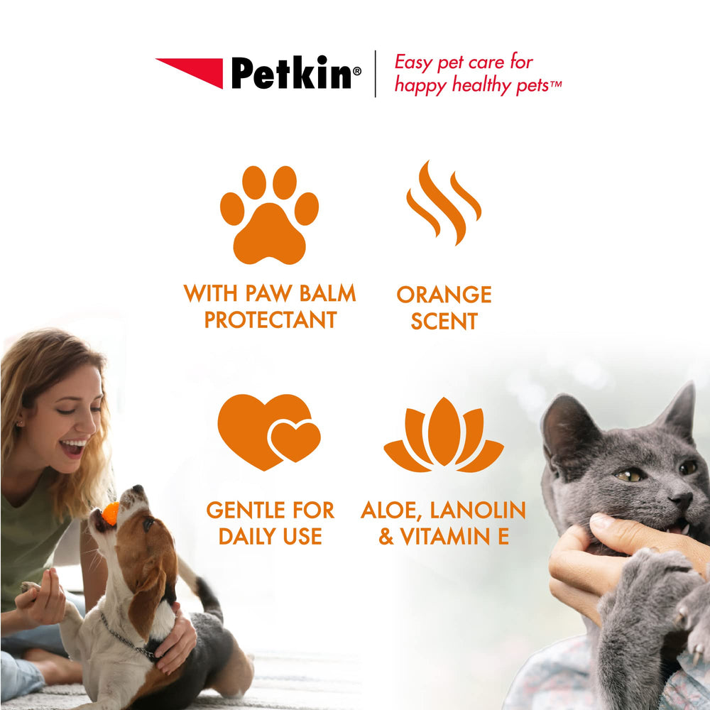 Petkin Big N' Thick Wipes demonstrate 7x11 inch size efficiency.