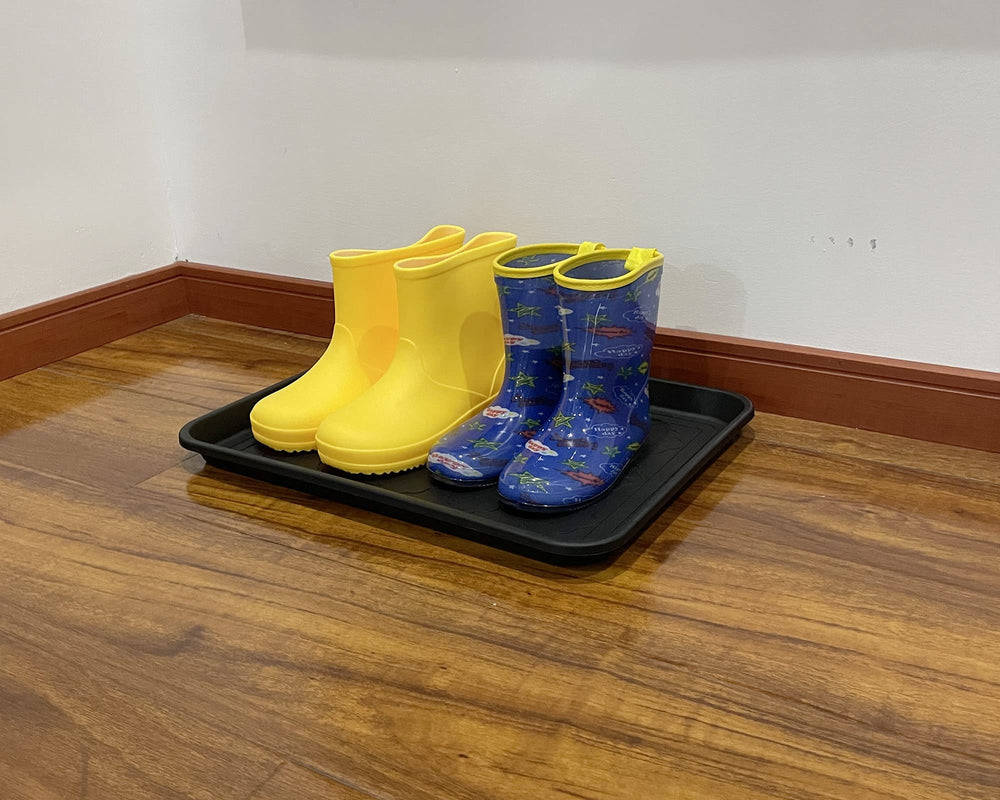 PetLike boot tray measures 12.8 by 16.7 inches to fit two shoes.