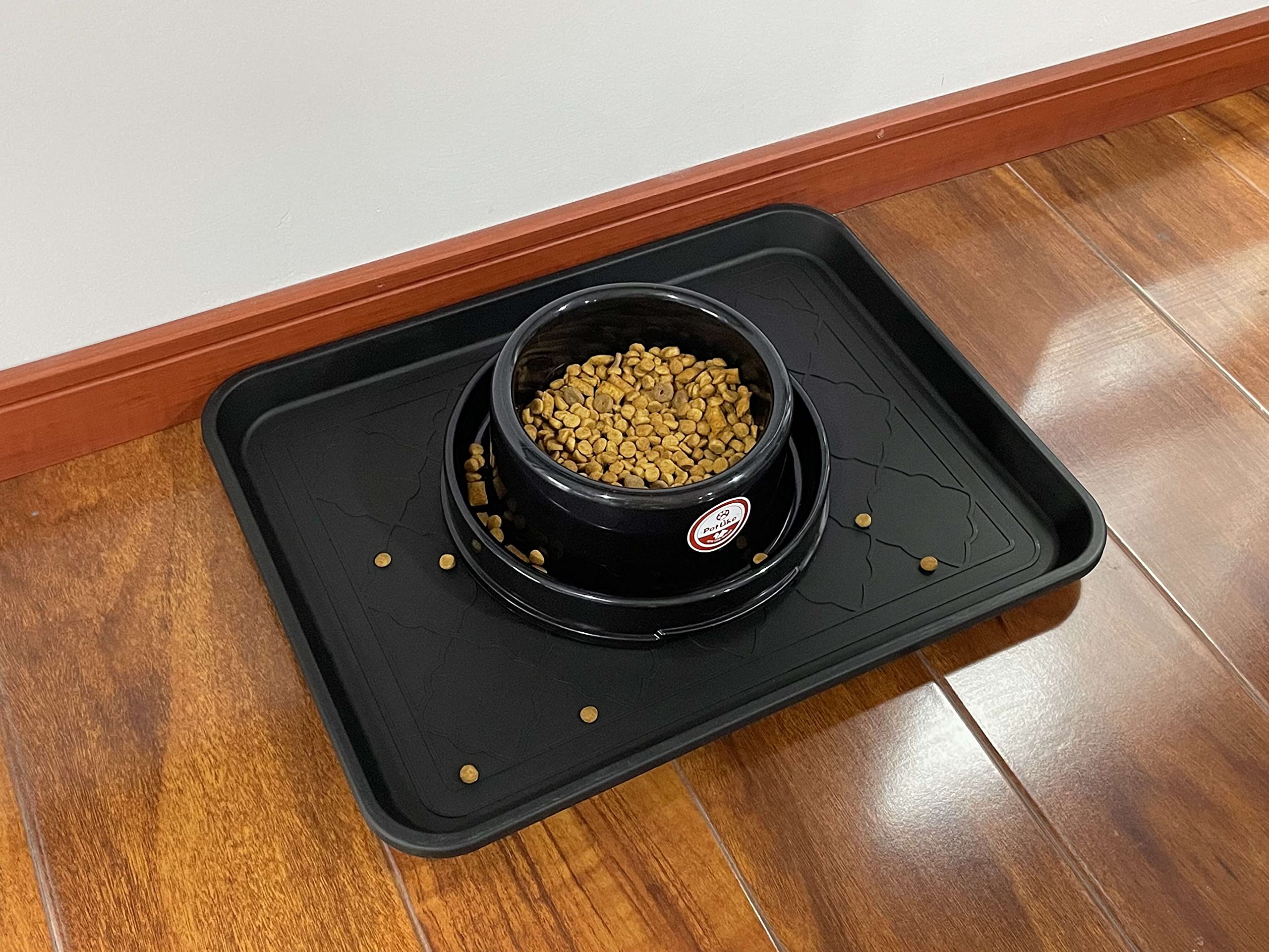 PetLike boot tray two-pack for versatile indoor and outdoor use.