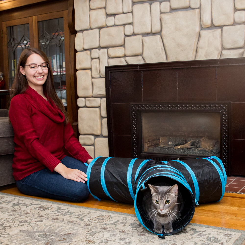 PetLike Cat Tunnel pop-up frame shows easy setup and portability.