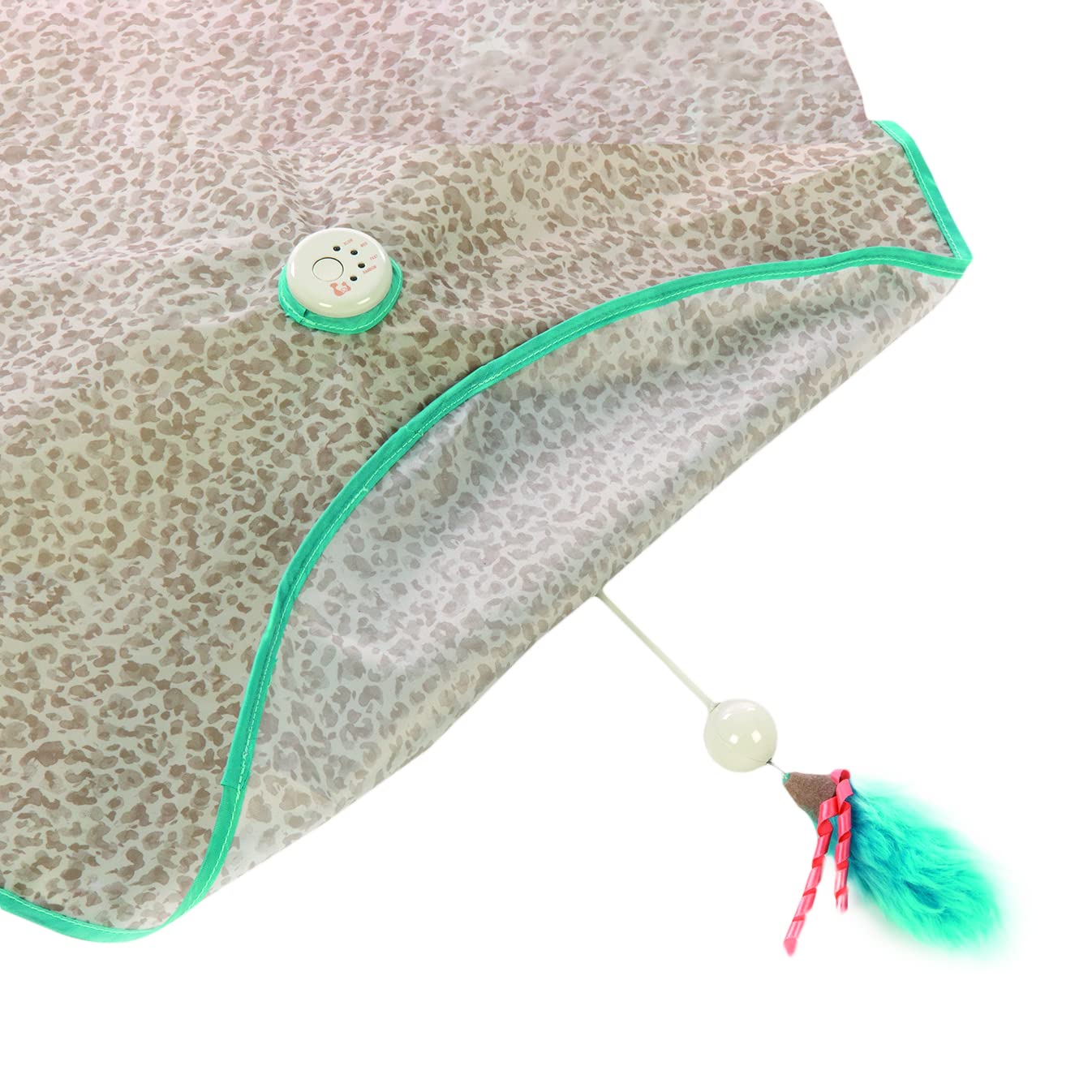 Petlinks Mystery Motion auto shut-off conserves batteries during extended play.